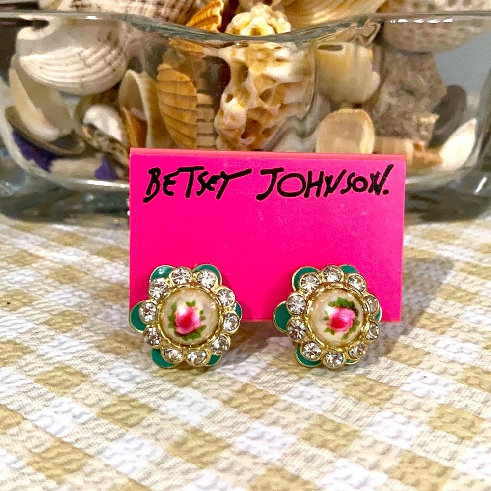 Betset Johnson earrings